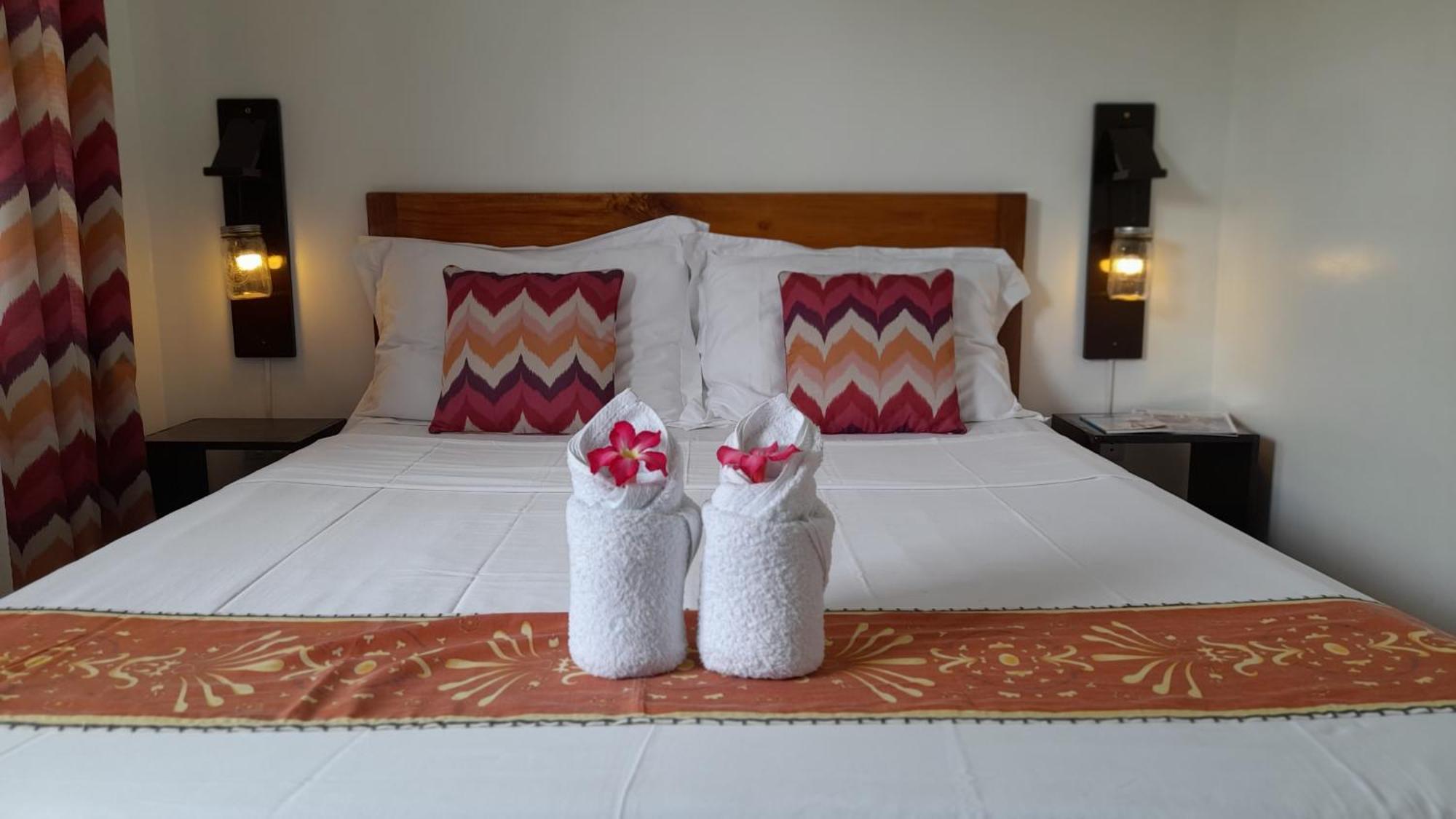 El Taraw Bed & Breakfast Puerto Princesa Ngoại thất bức ảnh
