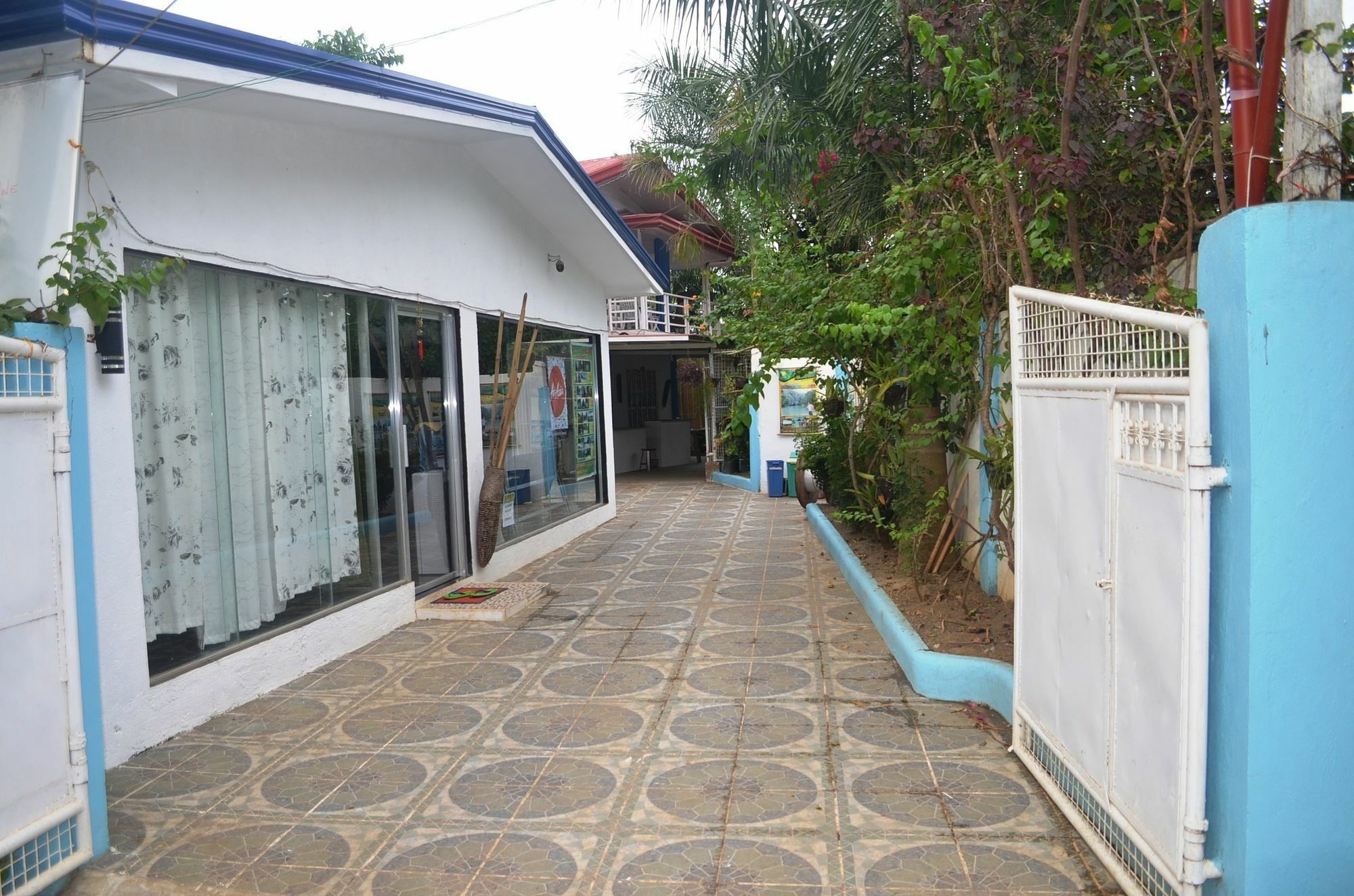 El Taraw Bed & Breakfast Puerto Princesa Ngoại thất bức ảnh